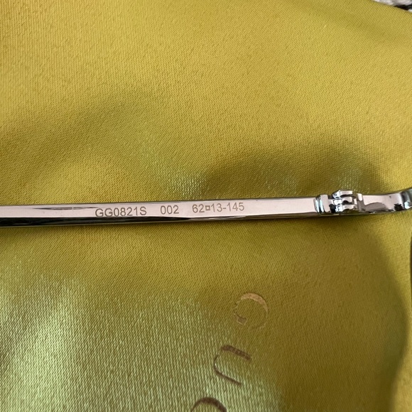 Gucci Sunglasses - Picture 6 of 6